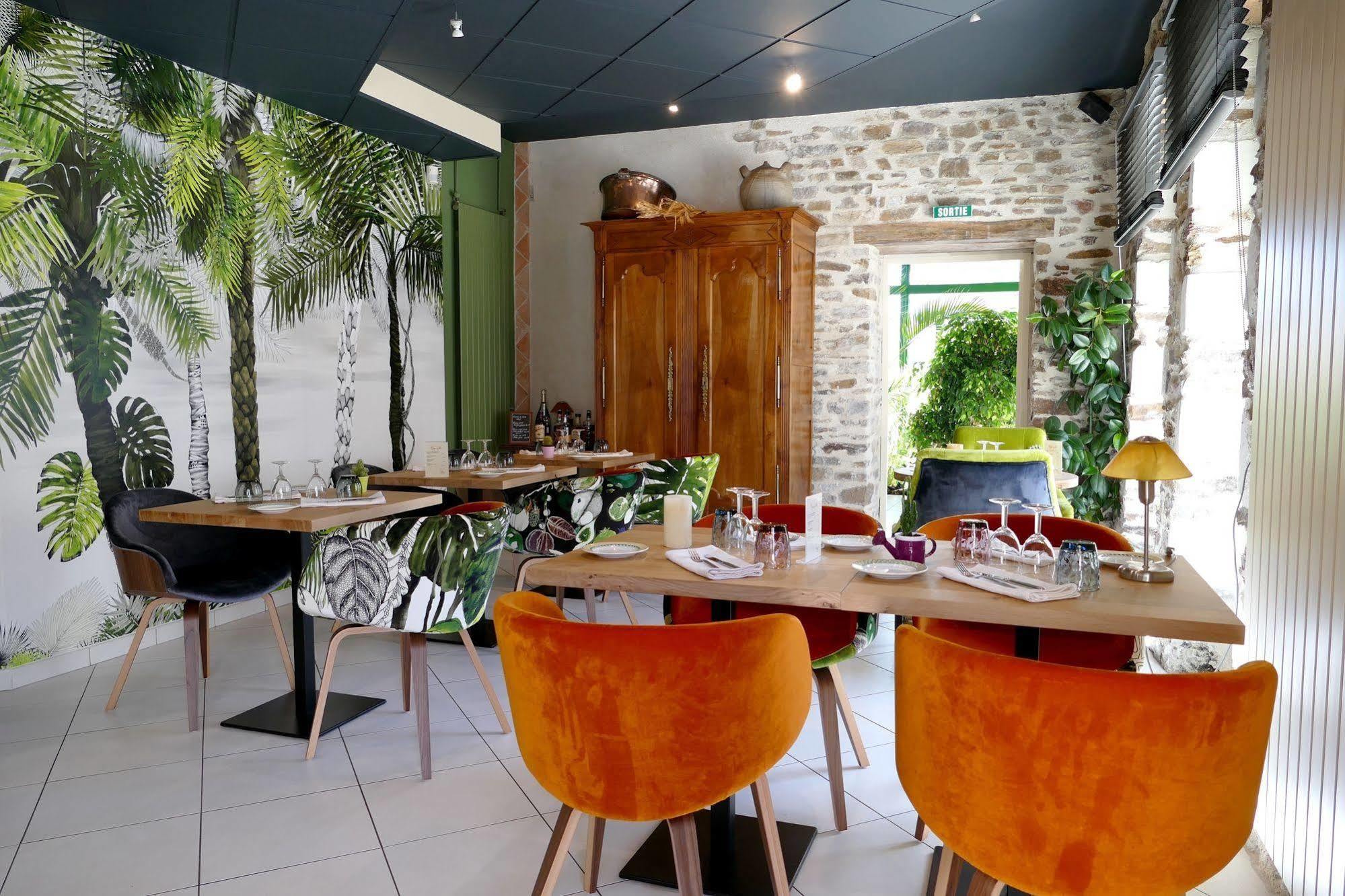 Hotel Logis Le Champalud Restaurant La Citadelle 3*